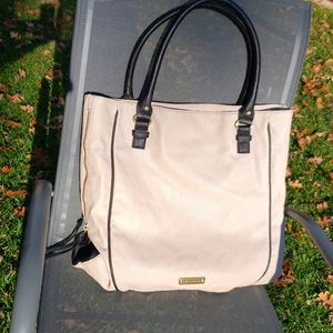 Steve Madden tote flap pocket beige and white